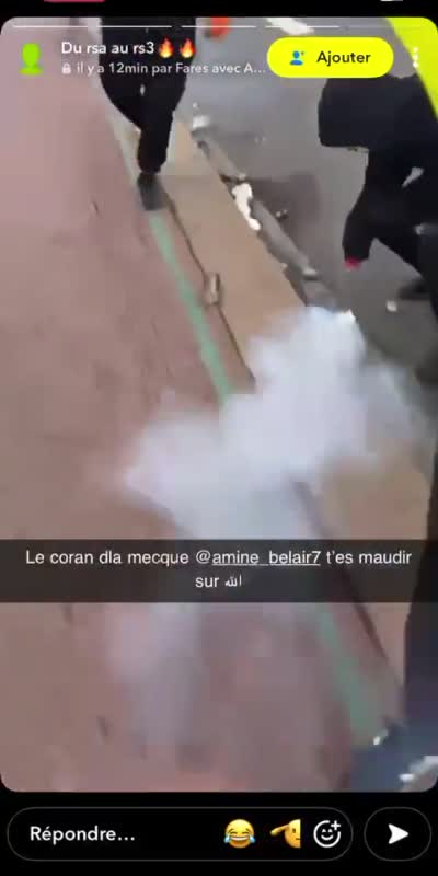 snapchat - Un jeune tire dans un fumigene et perd sa basket dans l'eau