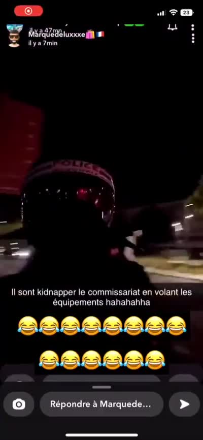 snapchat - Des jeunes porte des uniformes de police volé pendant des émeutes